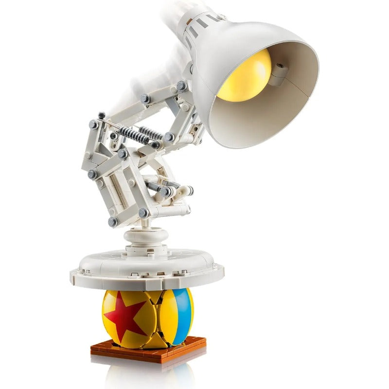 Detail of the assembled Luxo Jr. model