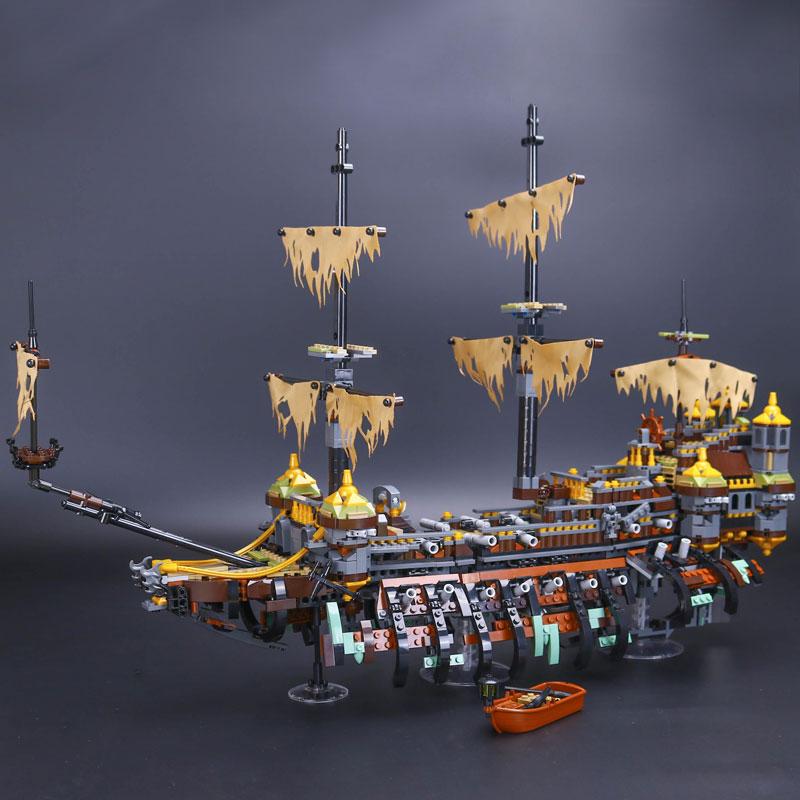 Silent Mary ghost ship building block model deck detail