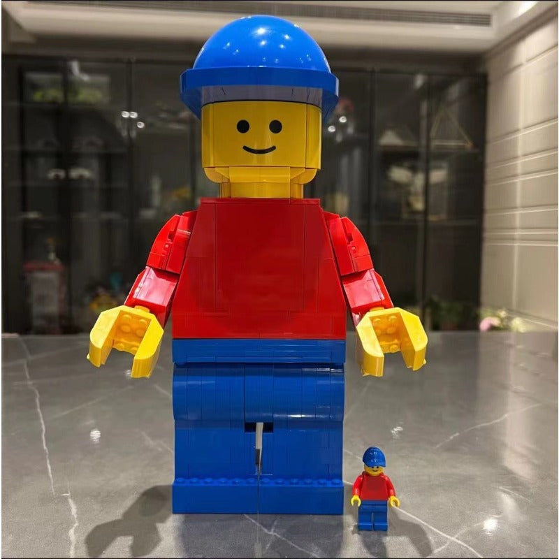 Up-scaled minifigure display building block set, main product image