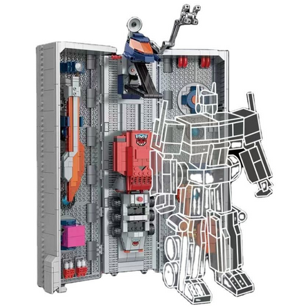 Side profile of the 1766-piece robot truck compartment build