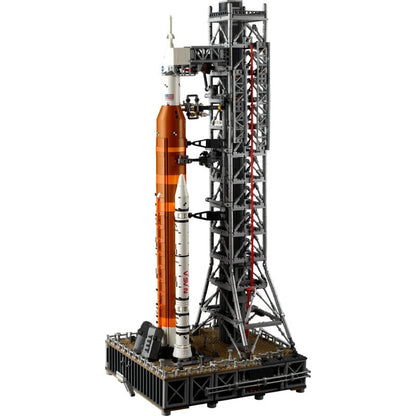 Top capsule detail on the Artemis rocket building block model