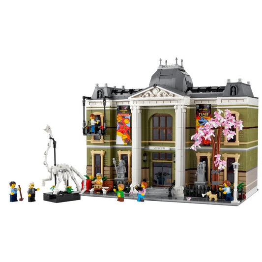 Assembled Natural History Museum building block set, 4014 pieces