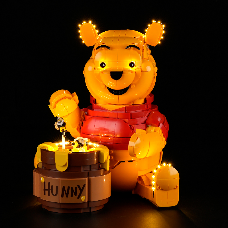 Winnie the Pooh building set with LED lighting option