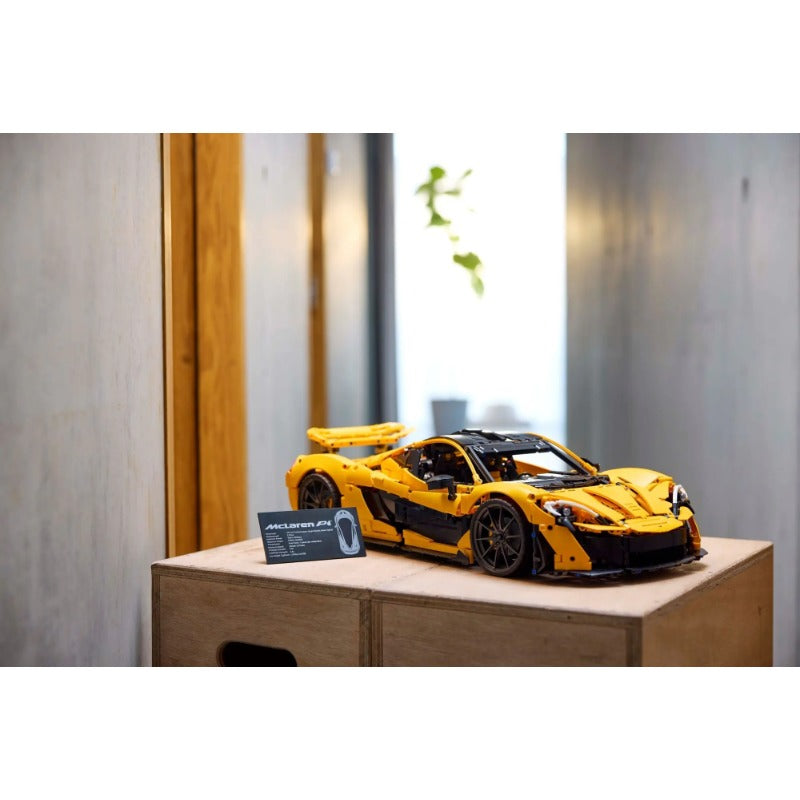 3893-piece hypercar building block model, side profile