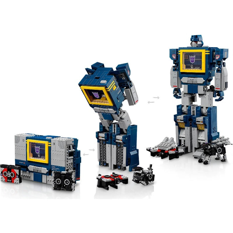 Close-up of robot character details in the block set
