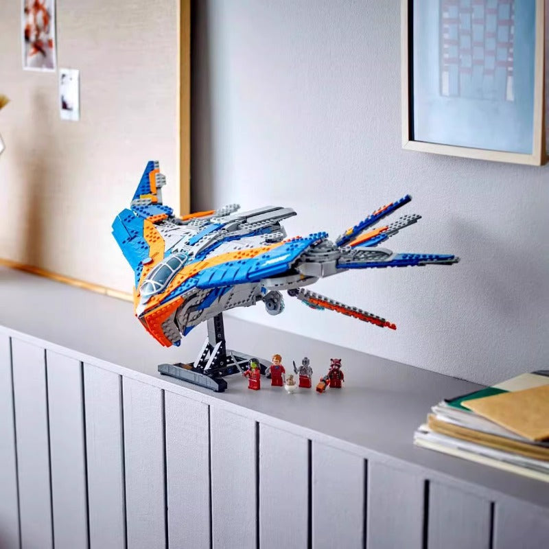 Product gallery photo of the assembled spaceship set