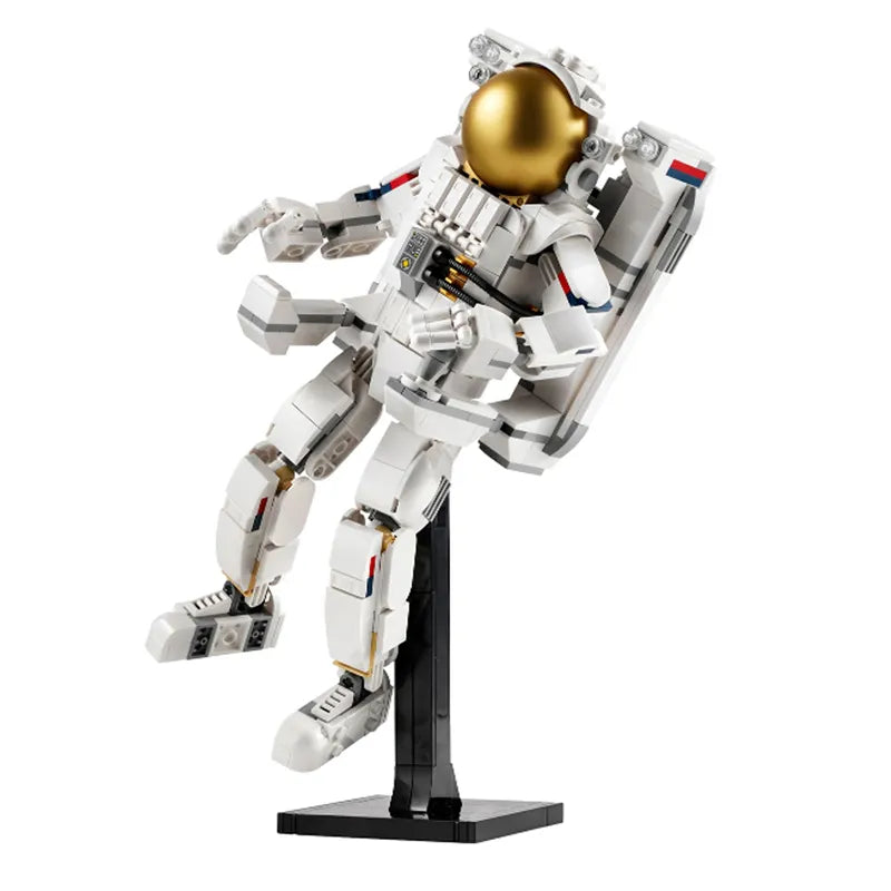 Astronaut building block set helmet and suit detail