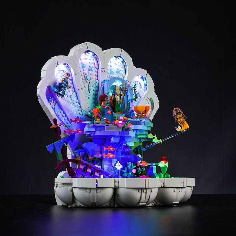 1808-piece clamshell brick model with LED lighting
