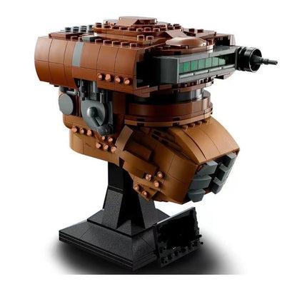 Close-up of helmet details in the building block set