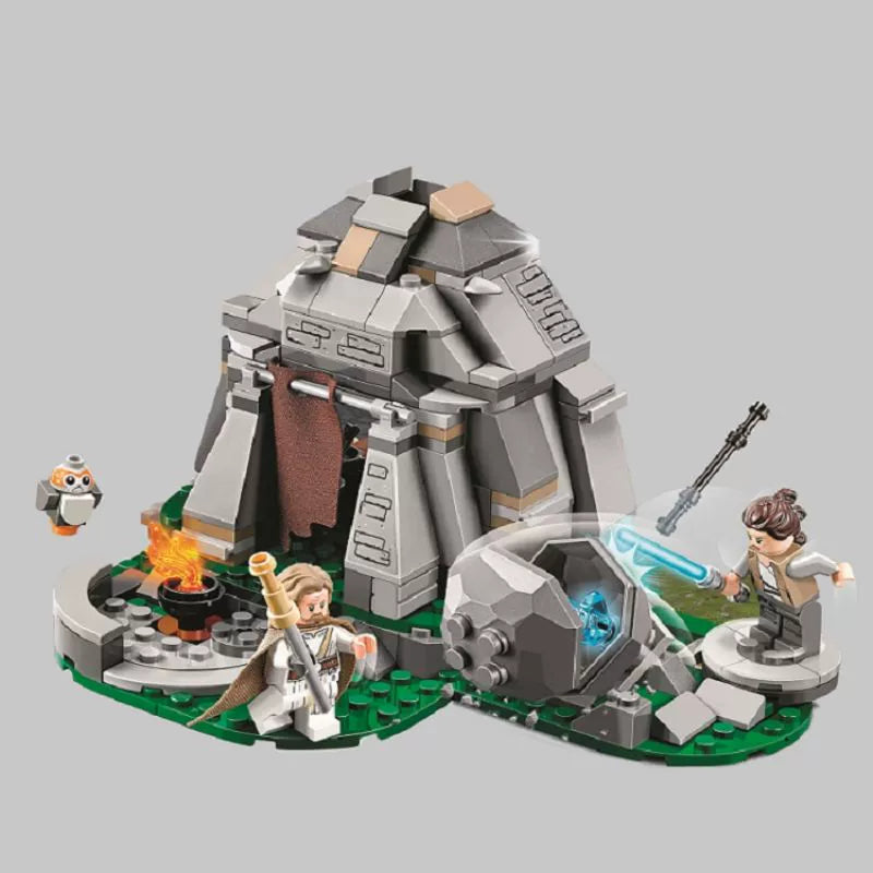 Product gallery photo of the 241-piece building set