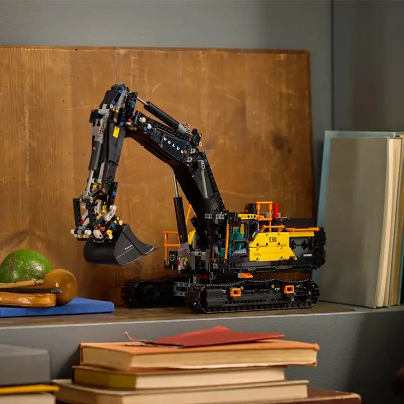 Volvo EC500 Hybrid building block model, close-up detail