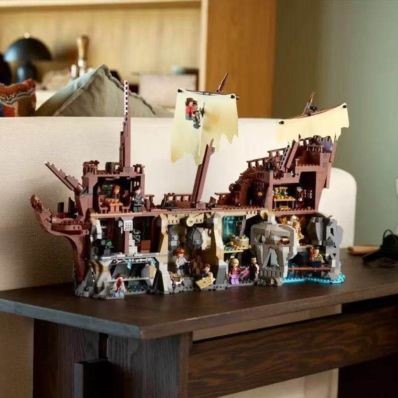 Additional product photo of the assembled Goonies block model