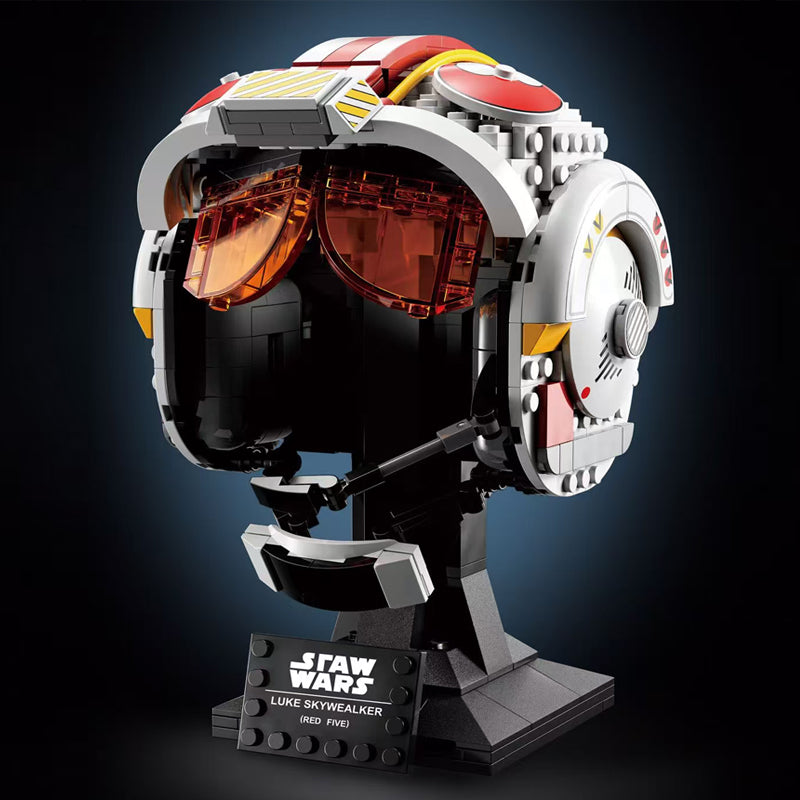 Top view of the assembled pilot helmet model
