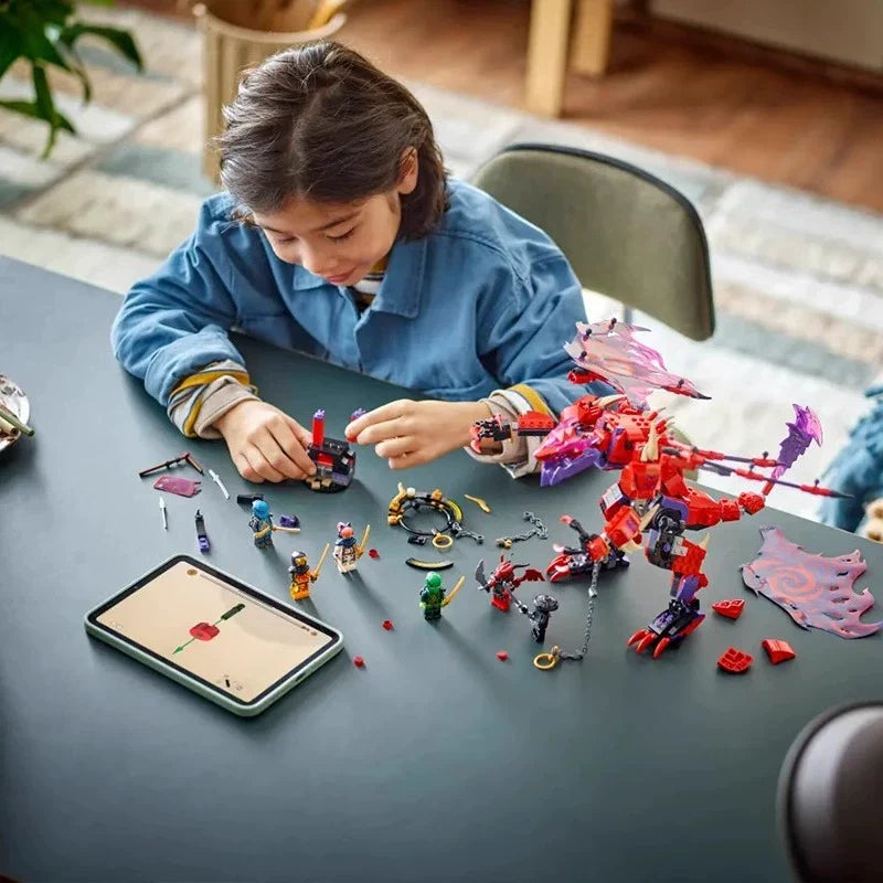 Detail view of the 668 piece dragon set