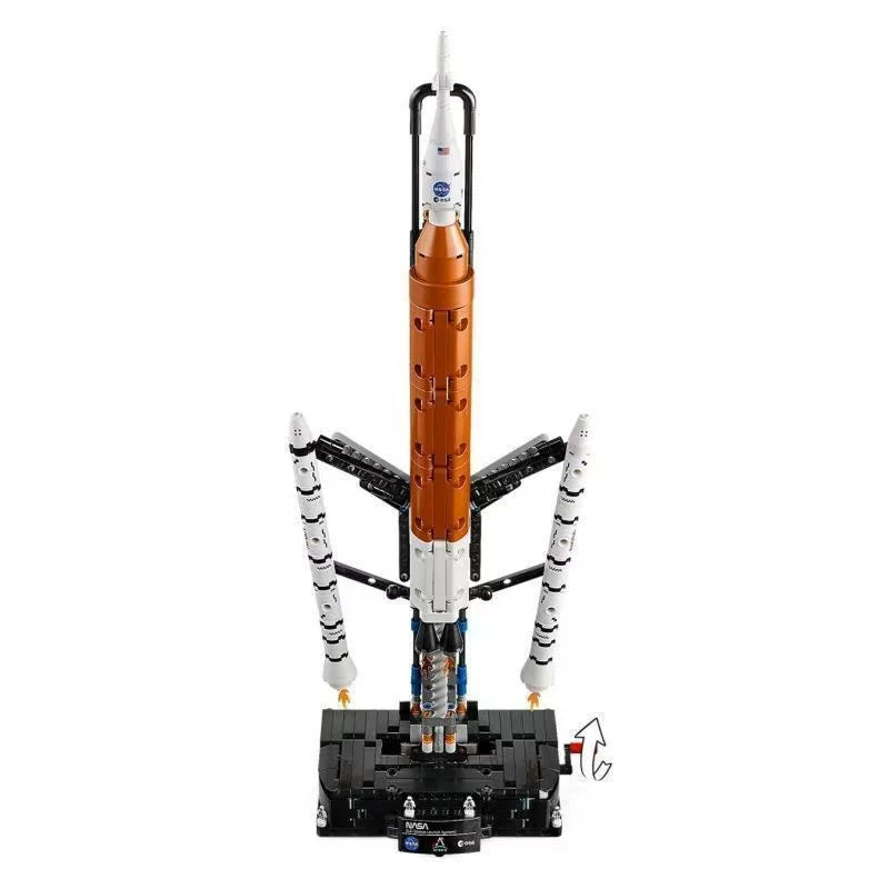 Second gallery image of the Artemis space rocket brick model