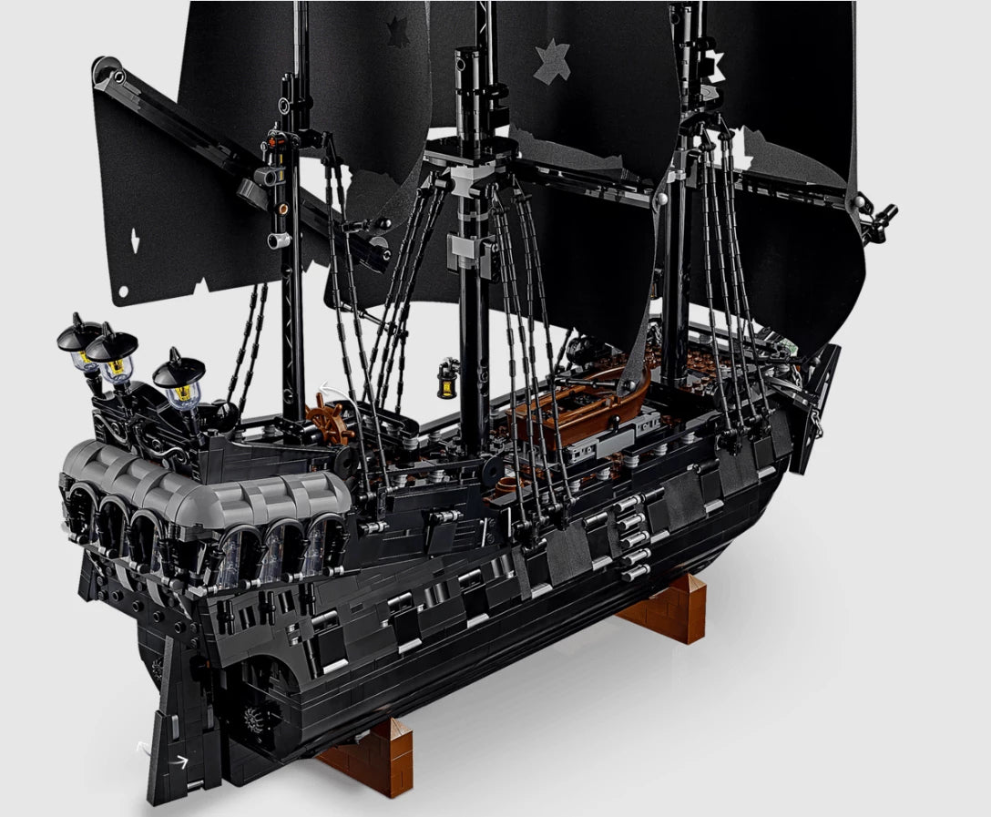 Captain Jack Sparrow’s Pirate Ship Building Set 10365 – 1635 PCS Classic Pirate Adventure Model | Collector Brick Set