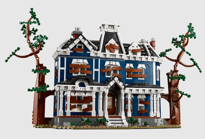 Creel House Building Set 11370 – 2593 PCS Horror Mansion Model | Premium Collector Display Brick Set