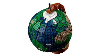 The Globe 95335 – 2585PCS Compatible Building Blocks | Rotating World Map Desk Collectible