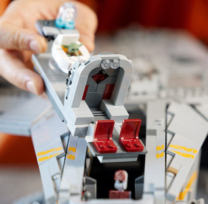 The Razor Crest 75331 MOC Building Set – 6187 PCS Premium Collector Display Model | Star Wars Compatible Bricks