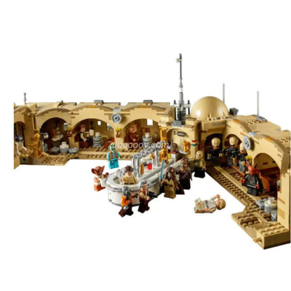 Mos Eisley Cantina building bricks set featuring detailed interior and 21 minifigures from Star Wars UCS.