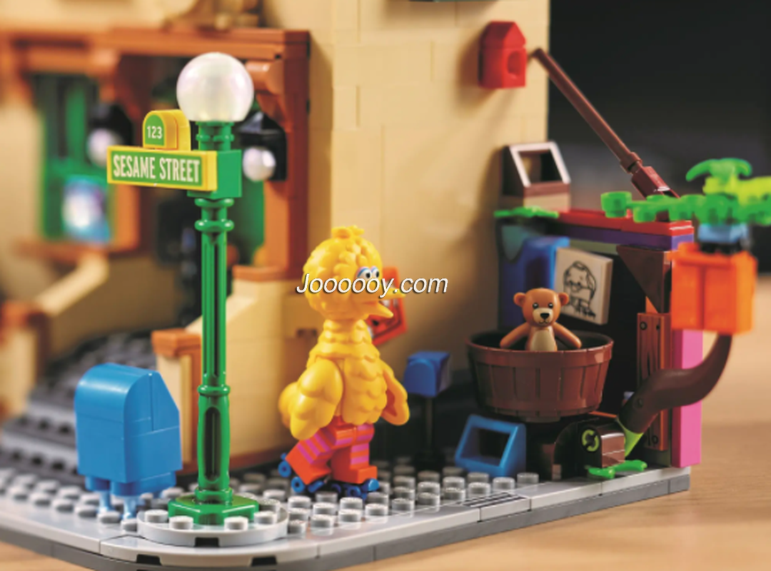 Iconic City Street Building Set interior detail view