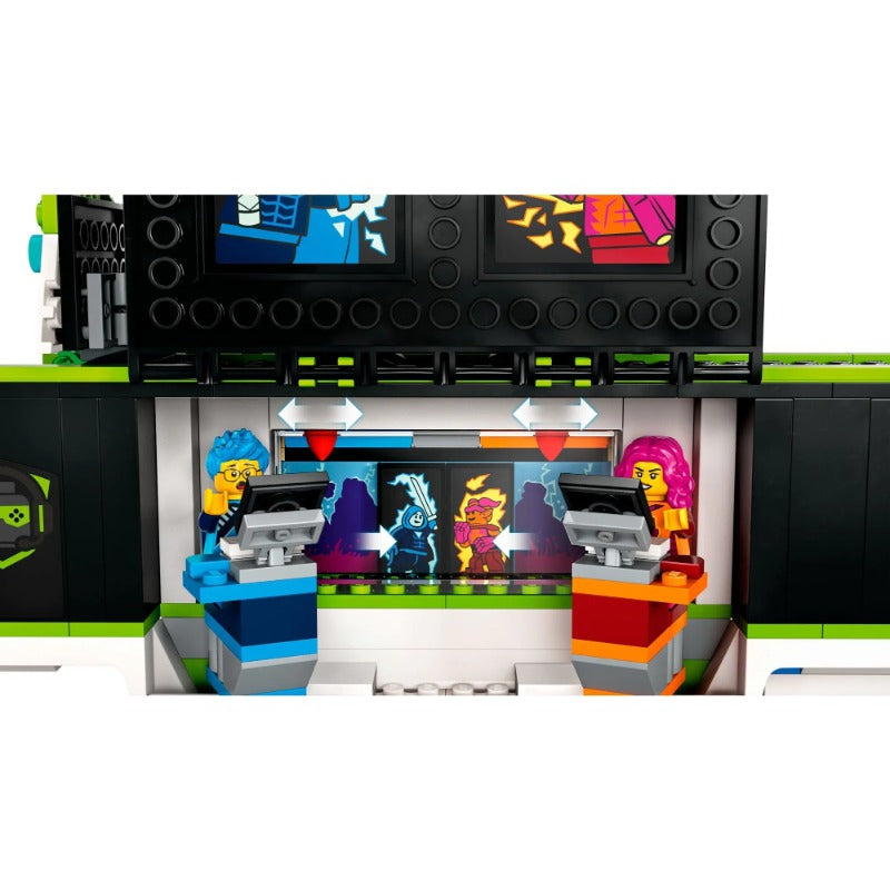 Gaming Tournament Truck building block set detail view 4