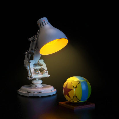 Built Luxo Jr. brick model from an alternate angle