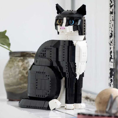Product gallery photo of the finished cat model