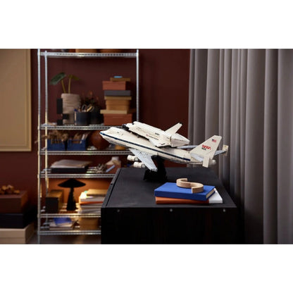 Shuttle Carrier Aircraft 2417-piece brick model, gallery image 2