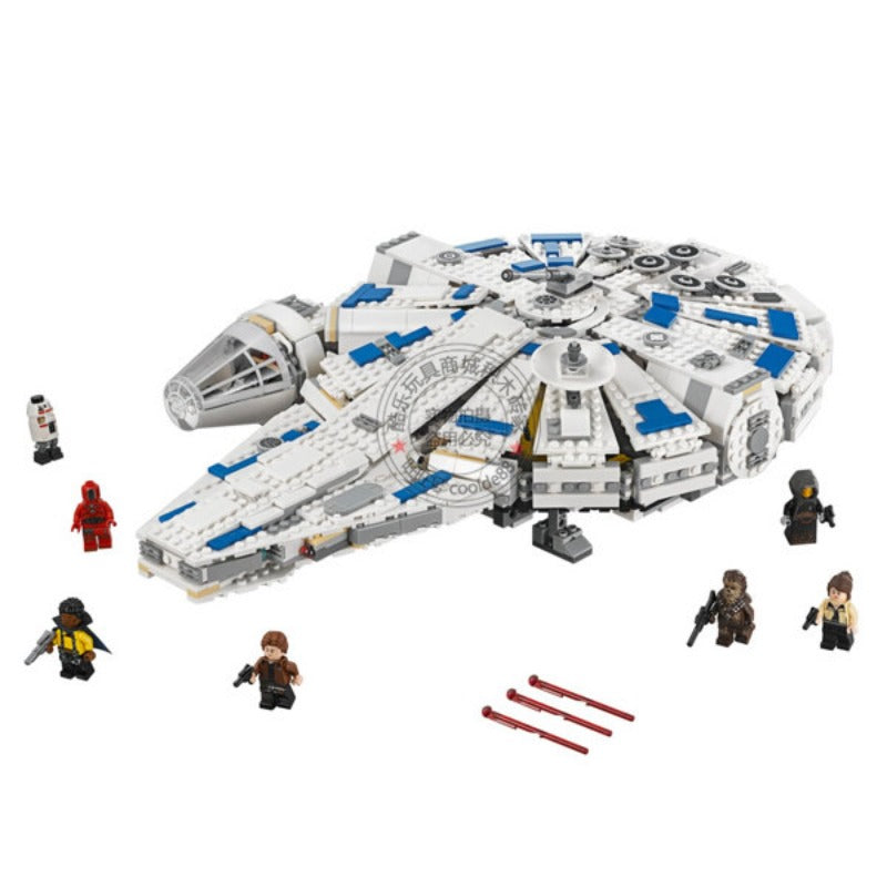 Top view of the saucer-shaped starship brick build