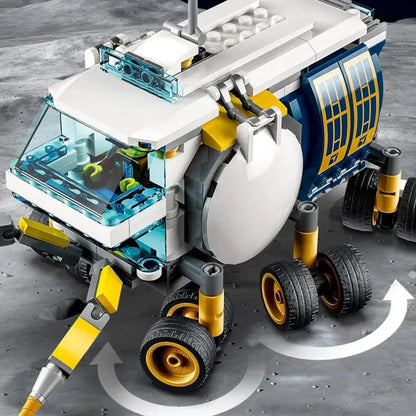 Additional gallery photo of the lunar rover building set