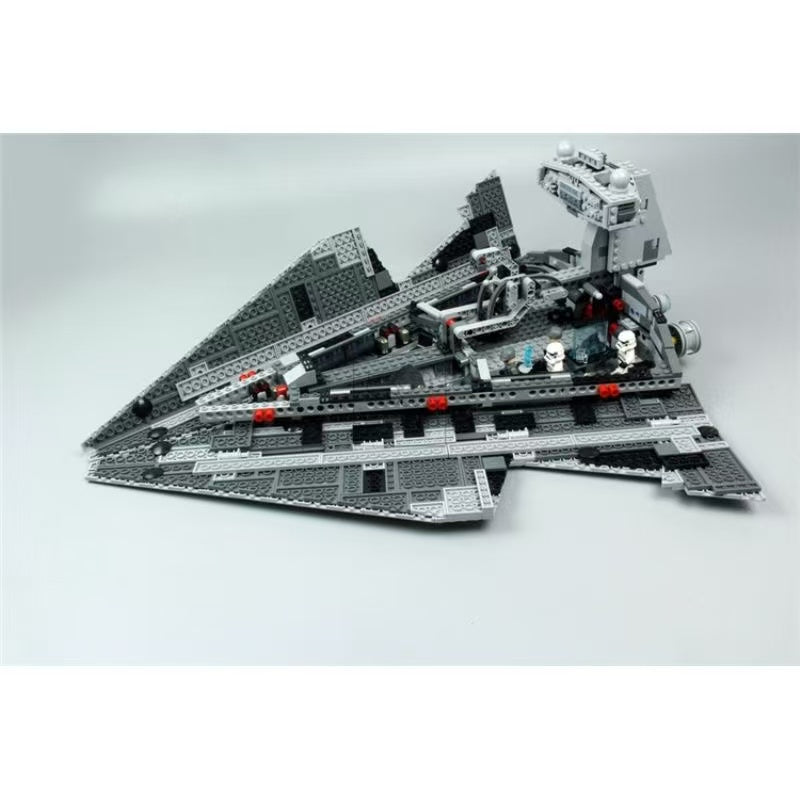 Extra product photo of the sci-fi starship block build